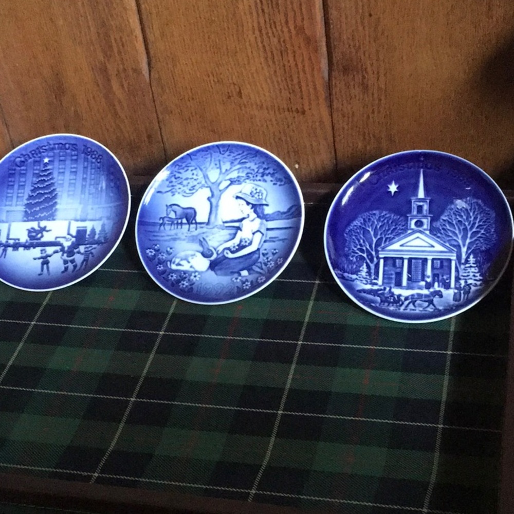 3 Christmas plates Danish
